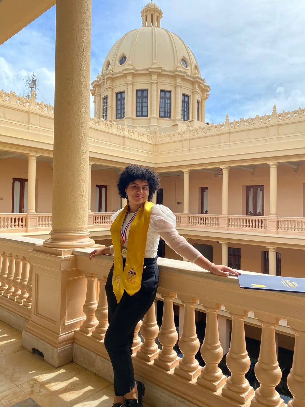 Lía Rodríguez Collado en la ceremonia de reconocimiento, foto 2